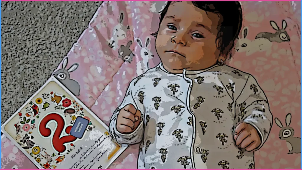 2 hónapos baba játszószőnyegen