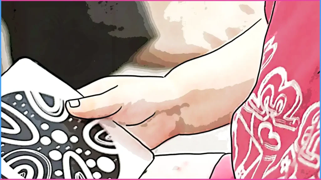 Gyerek fekete-fehér kontraszt kártyával