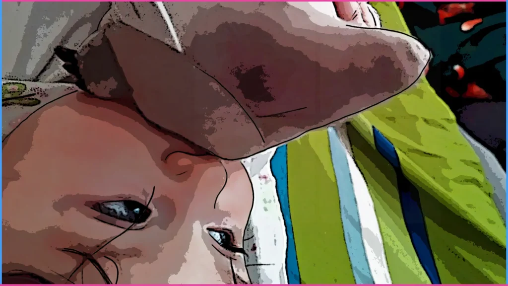 5 hónapos baba dínójával játszik