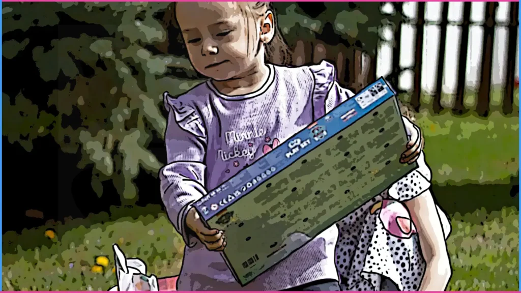 1,5-2 éves gyermek játék közben