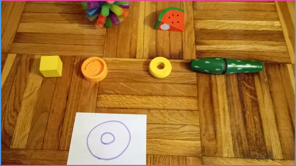 Keresd a formát! Koncentrációt fejlesztő játék 2 éves korban.