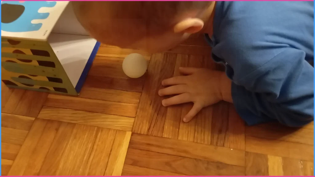 Fújó-játék beszédindításhoz pingpong labdával