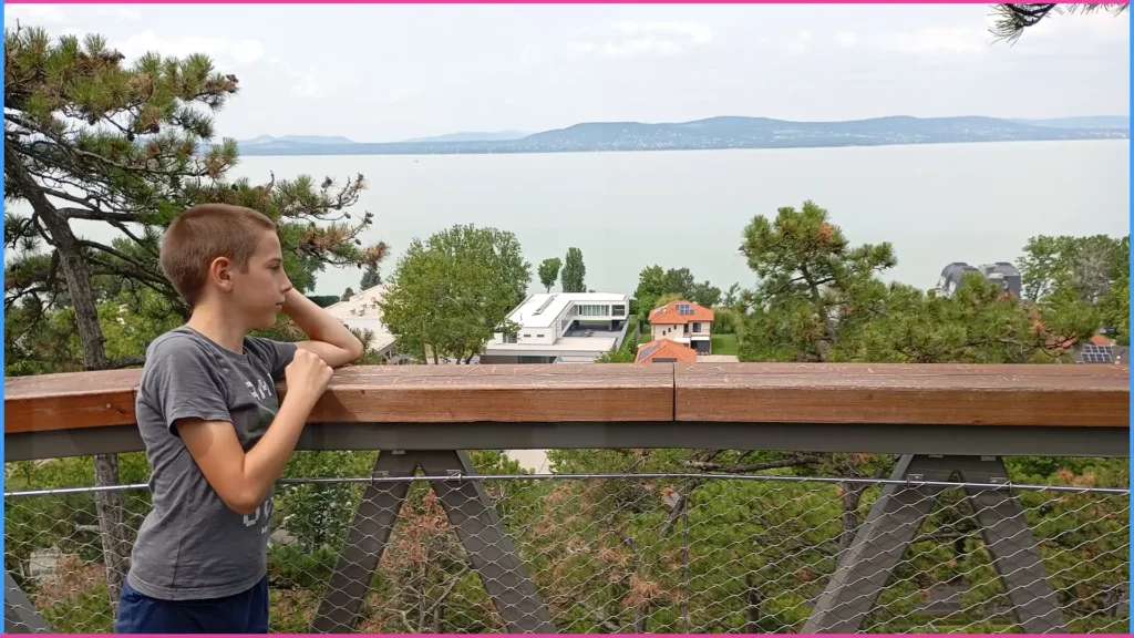 Minél magasabbra. Játék a fel -és lemászás gyakorlásához