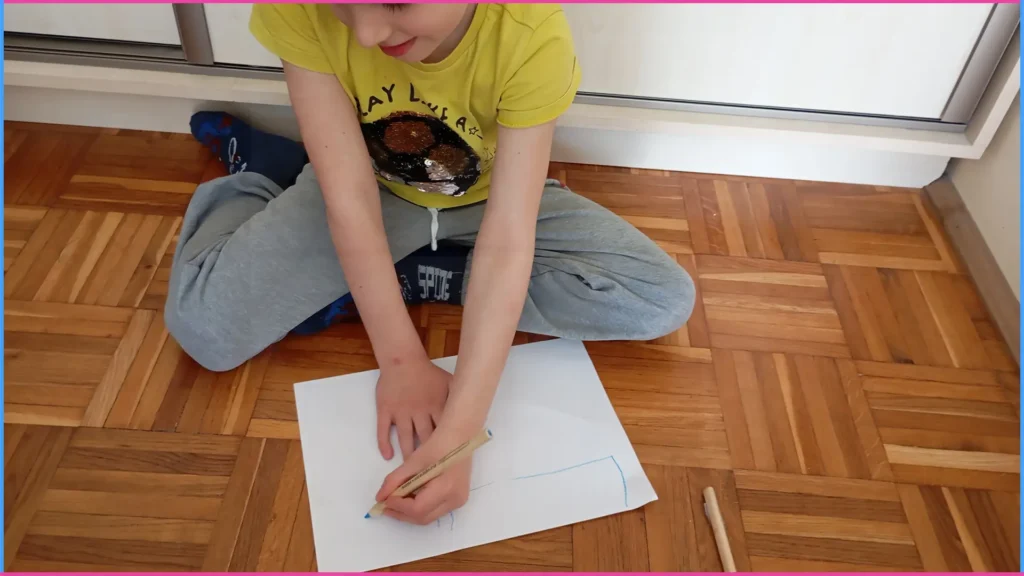 Íráselőkészítő és síkbeli tájékozódást fejlesztő játék 