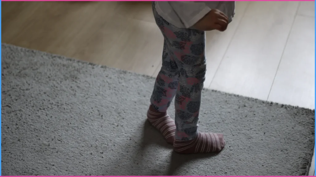 Lépegetős, szem-láb koordinációs játék 