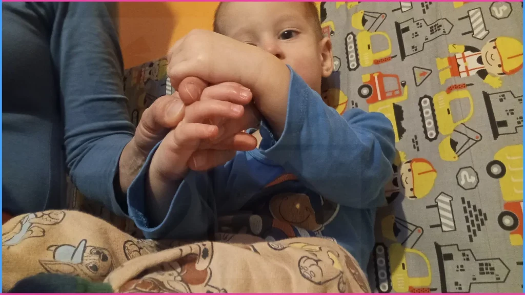 Finommotorika fejlesztő mondókák, énekek, játékok